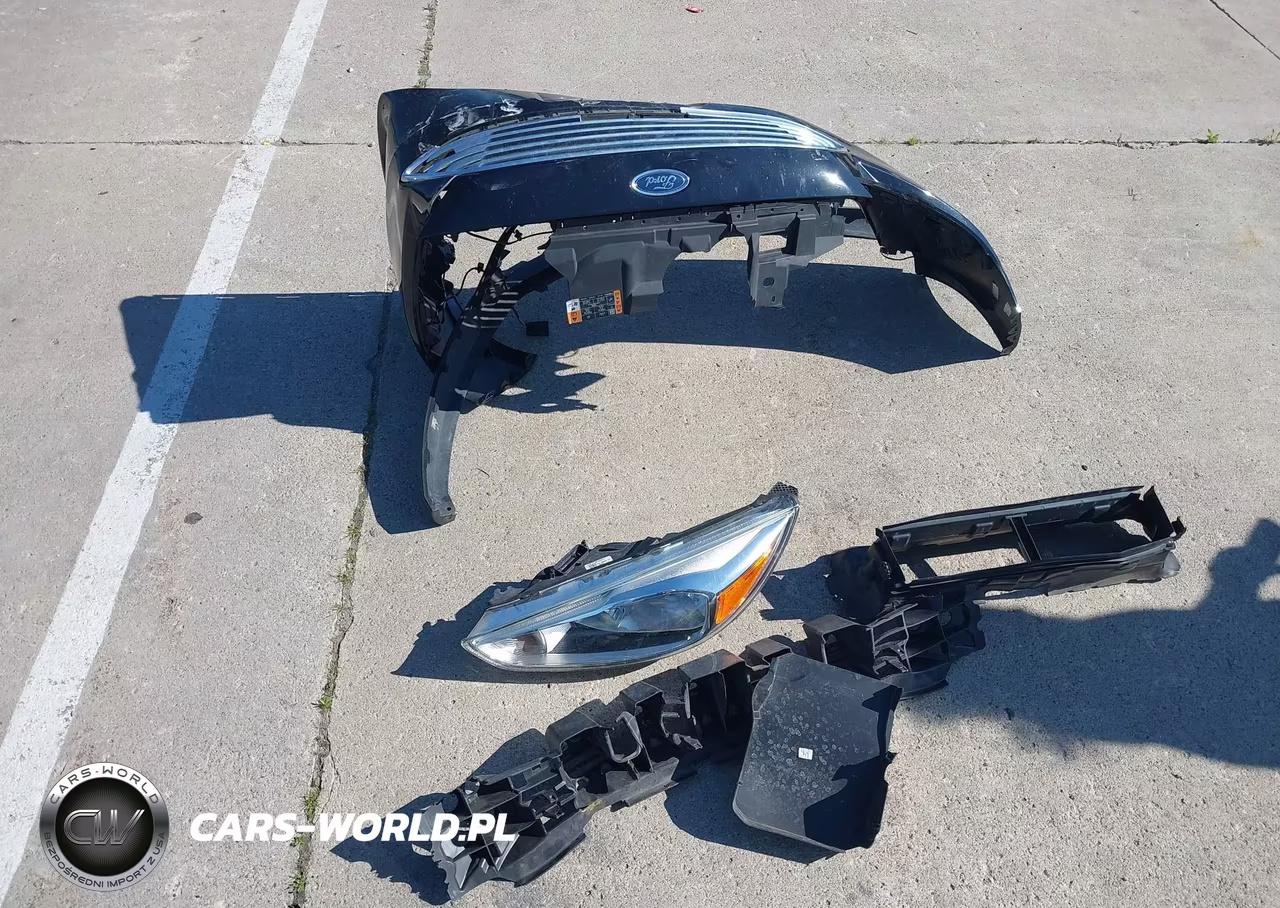 2018 Ford Focus Titanium VIN:1FADP3N26JL314251 - 11