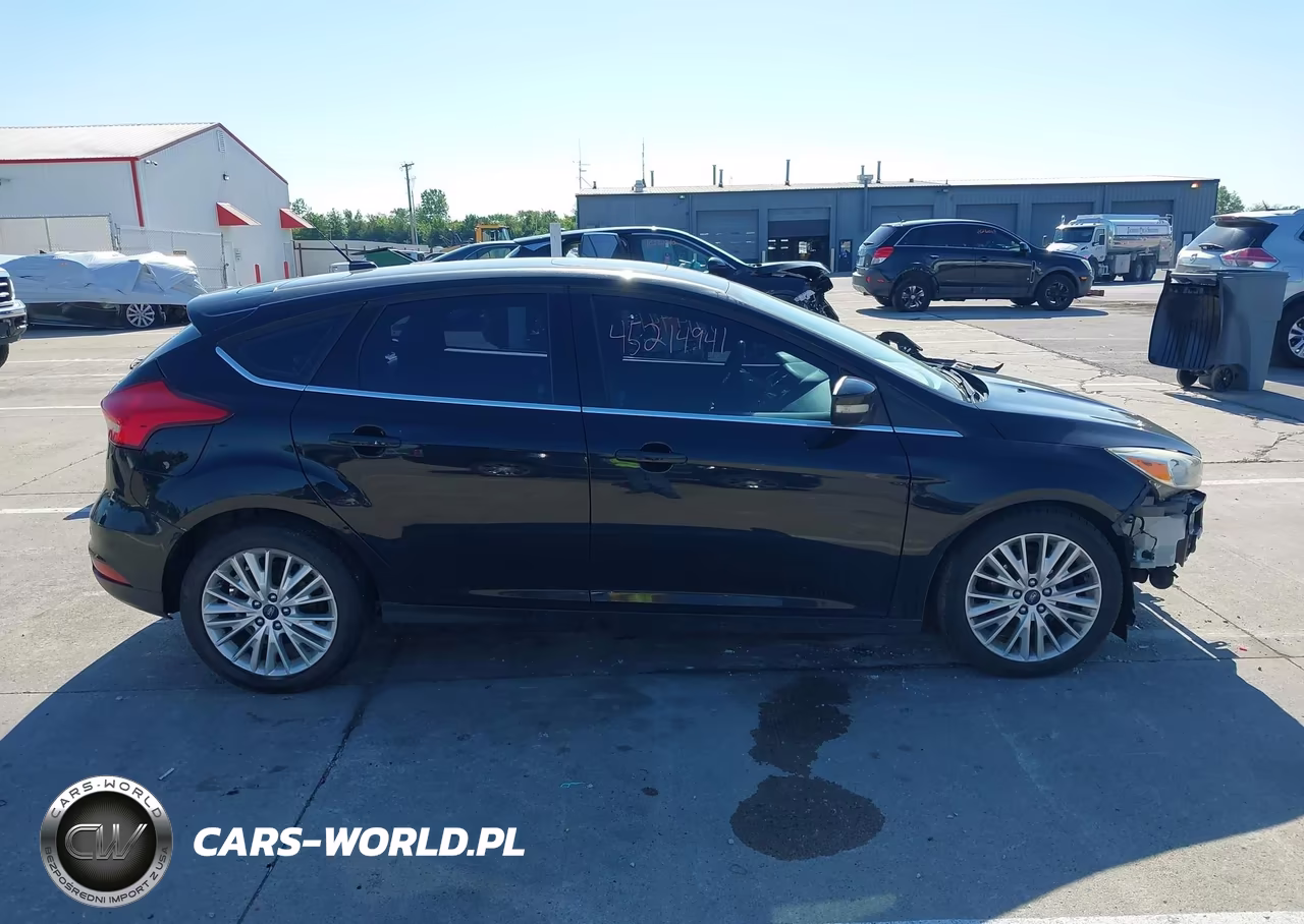 2018 Ford Focus Titanium VIN:1FADP3N26JL314251 - 13
