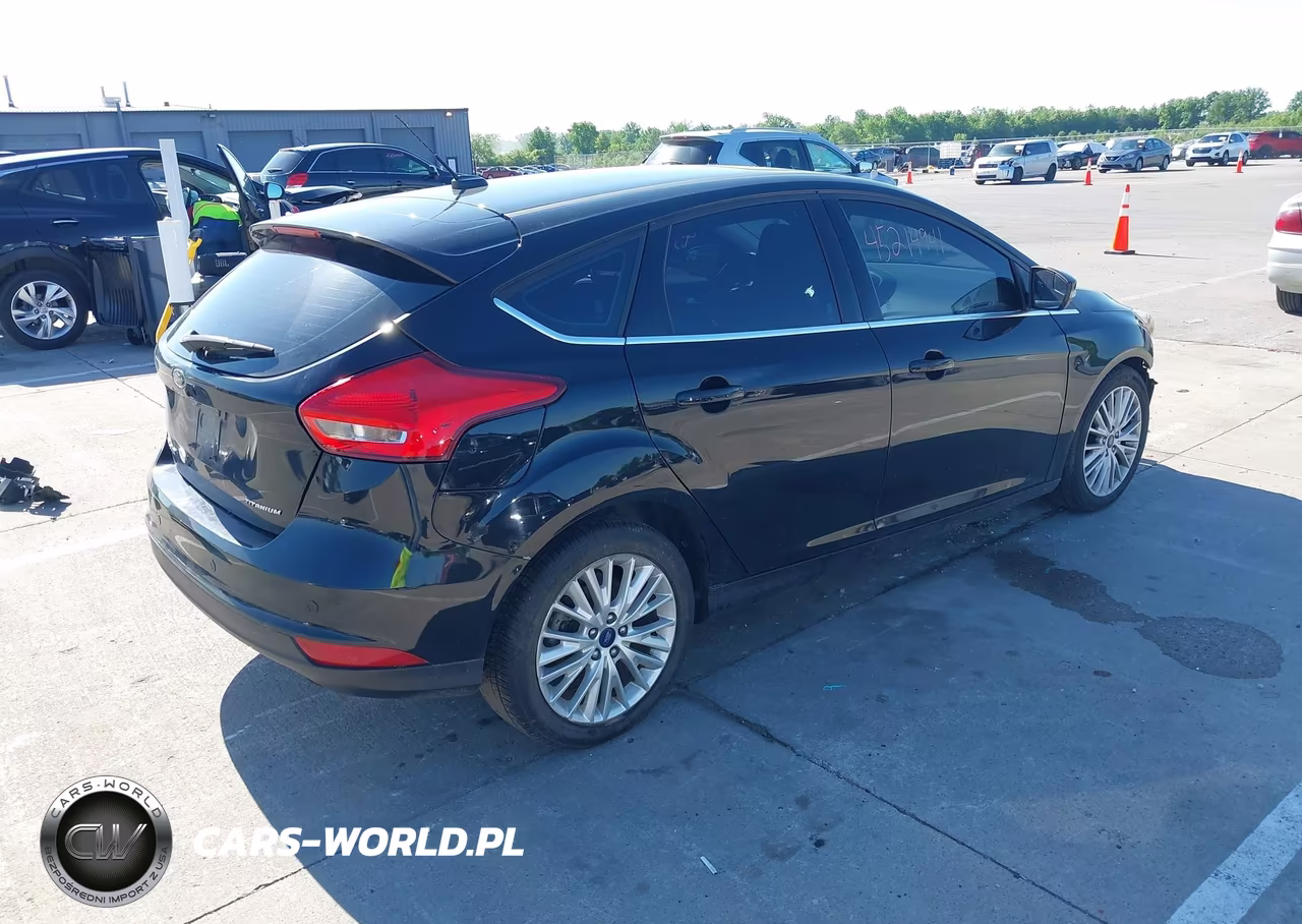 2018 Ford Focus Titanium VIN:1FADP3N26JL314251 - 4