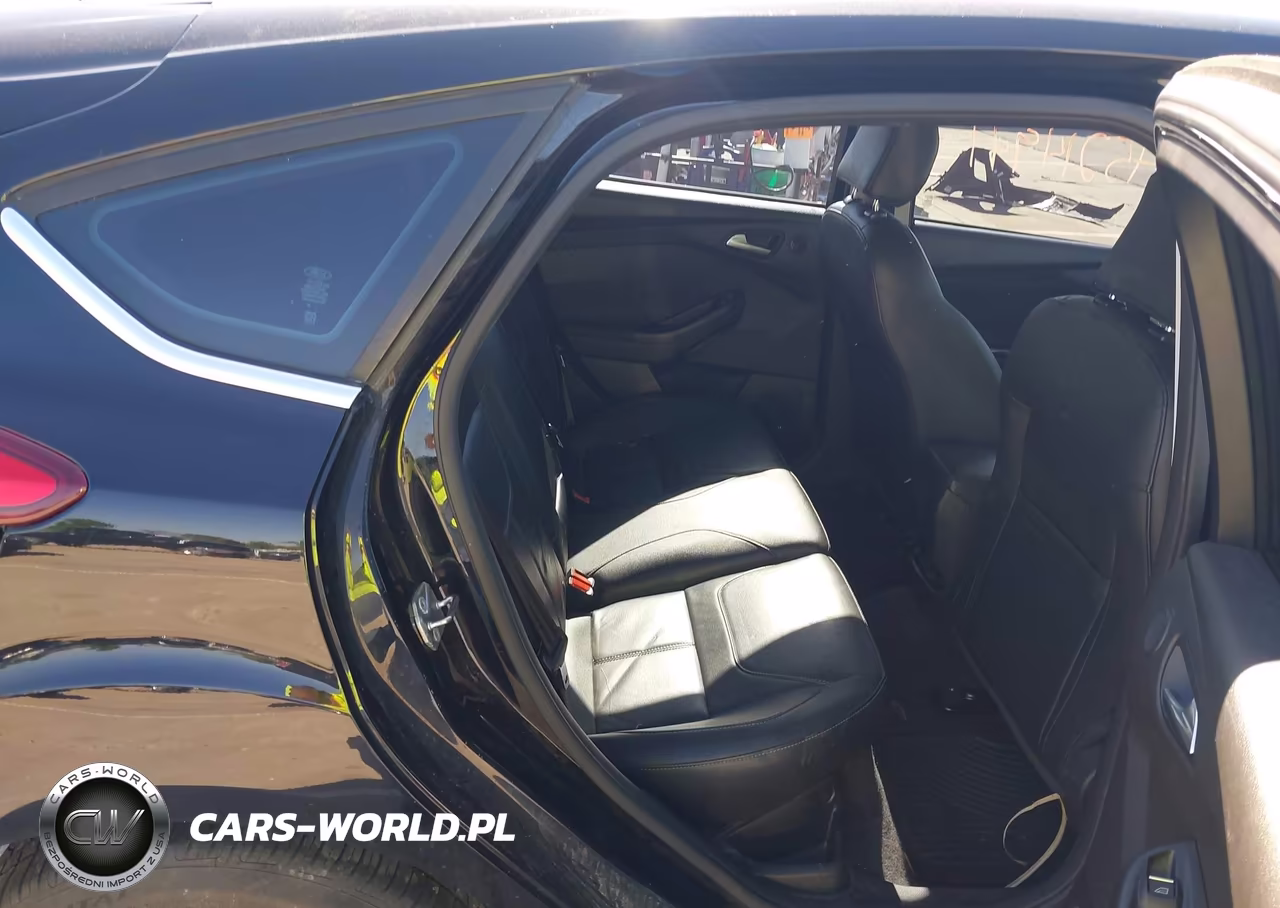 2018 Ford Focus Titanium VIN:1FADP3N26JL314251 - 8