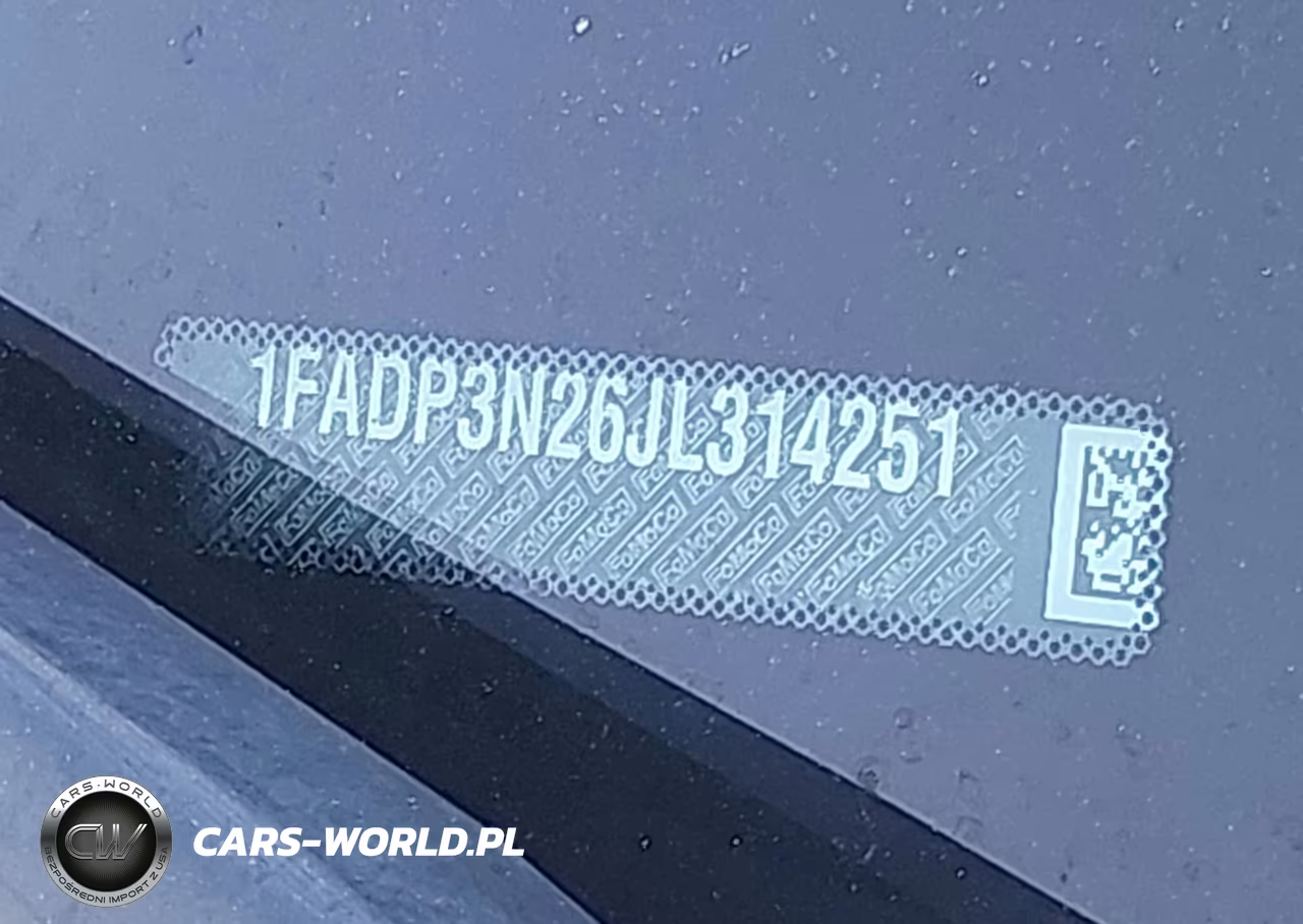 2018 Ford Focus Titanium VIN:1FADP3N26JL314251 - 9