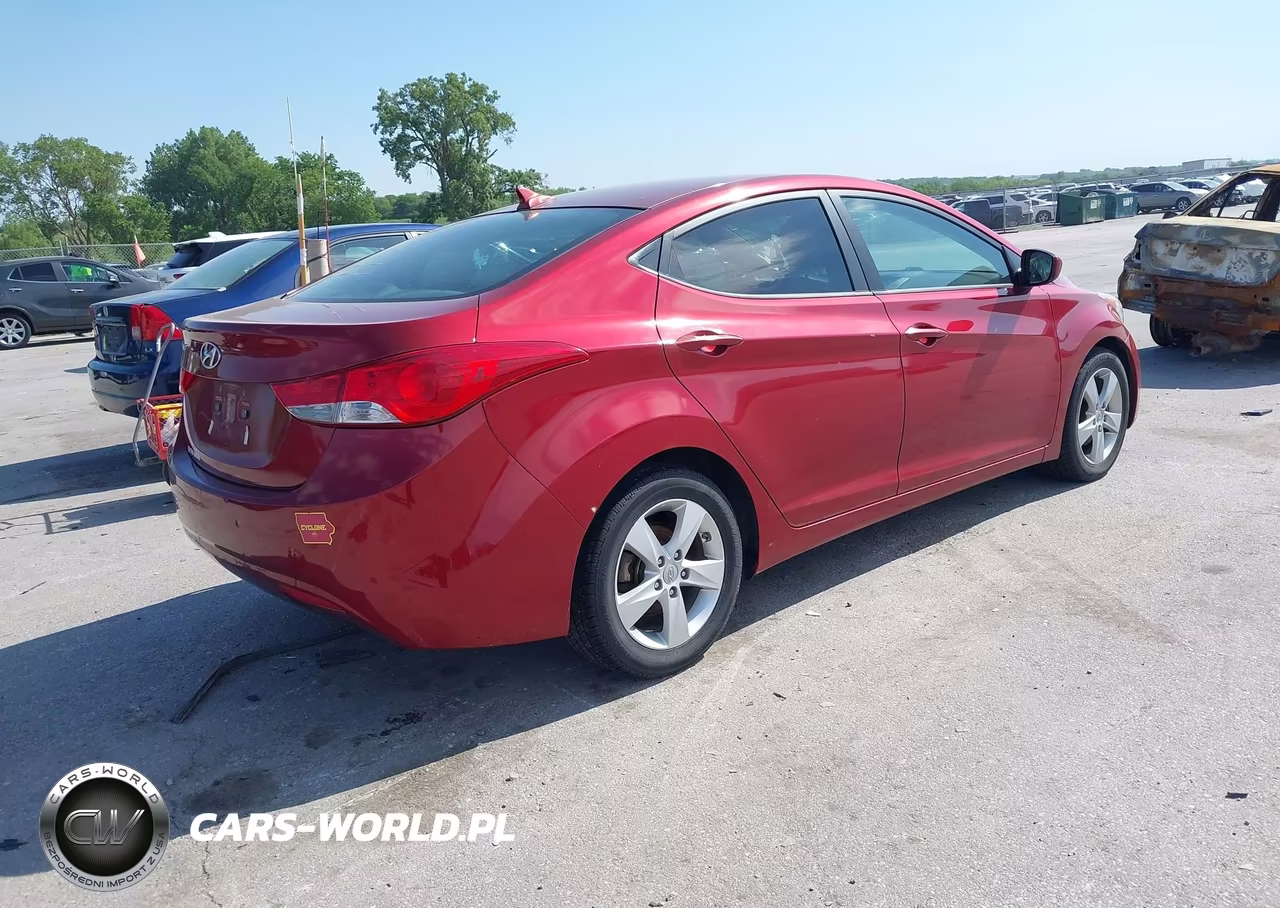 2013 Hyundai Elantra Gls VIN:5NPDH4AE9DH188330 - 4
