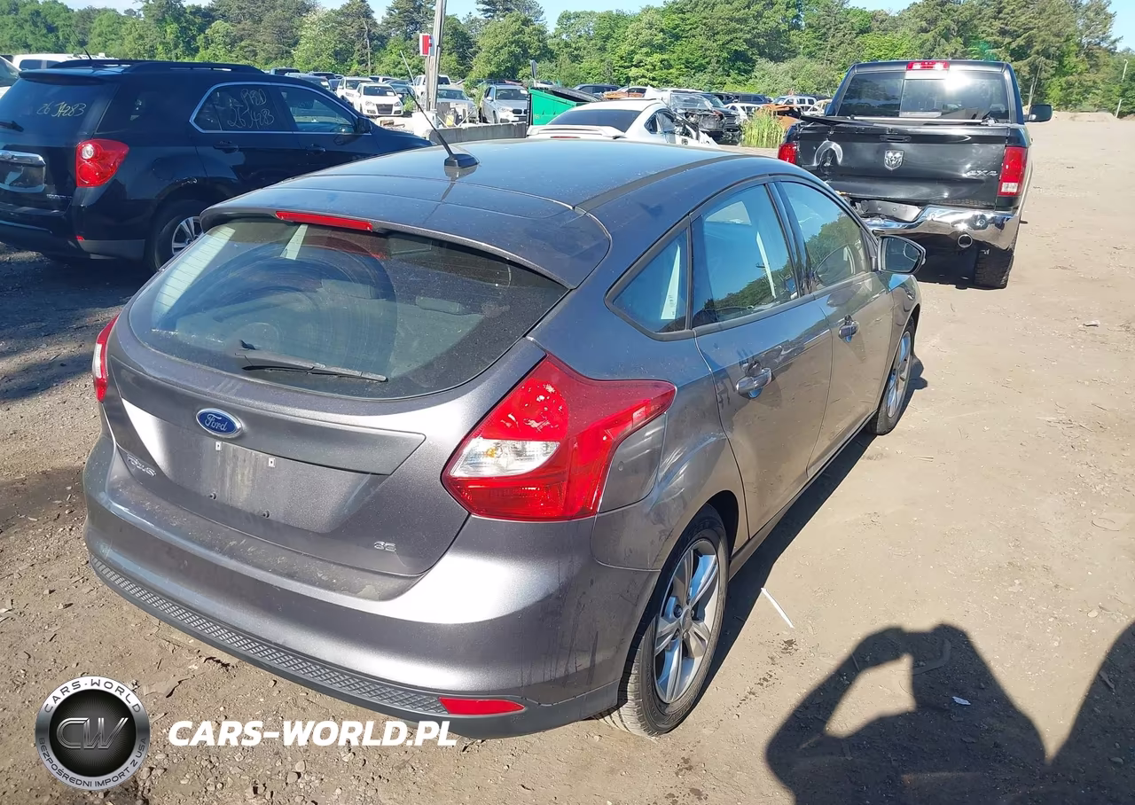 2014 Ford Focus Se VIN:1FADP3K21EL288474 - 4