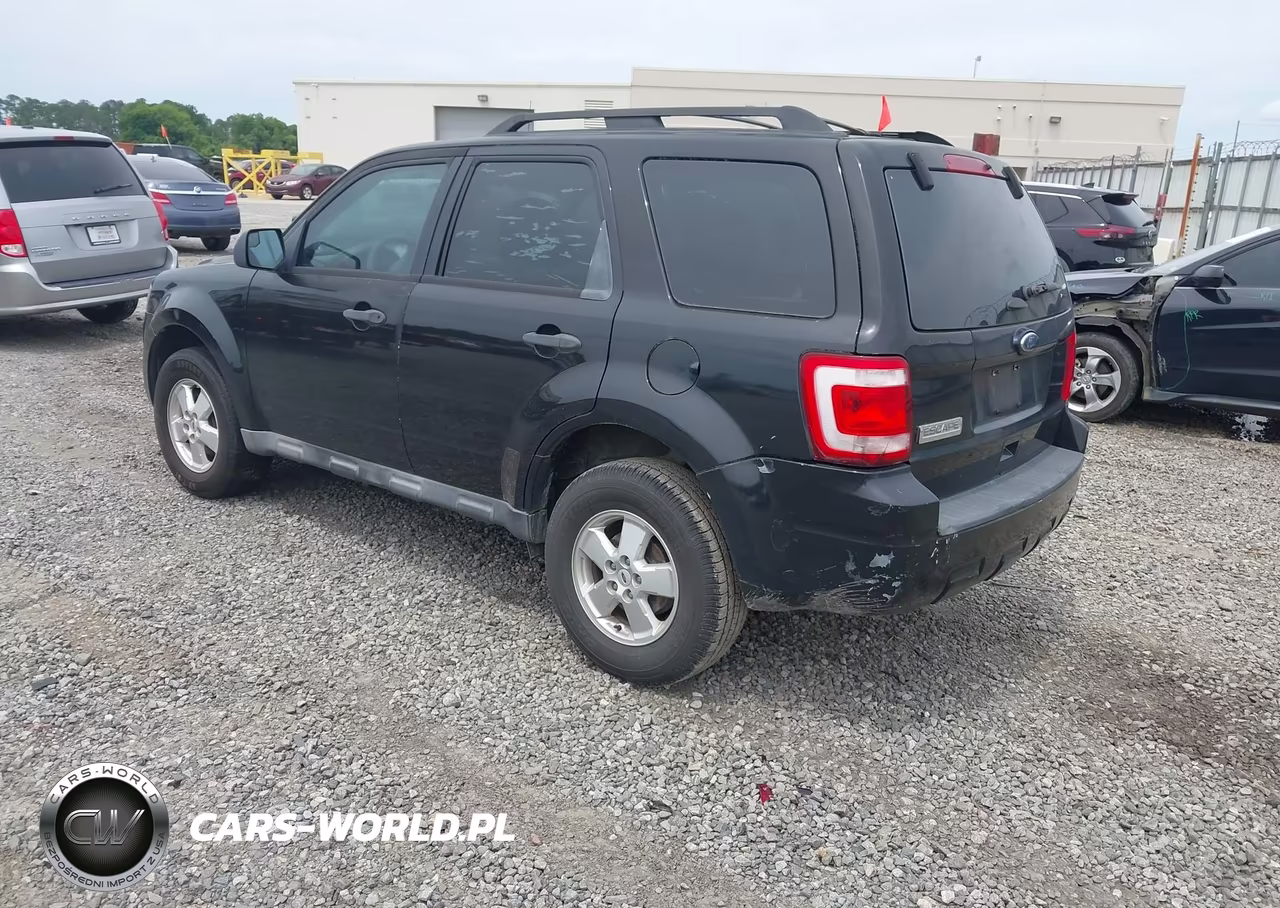 2011 Ford Escape Xls VIN:1FMCU0C70BKB35475 - 3