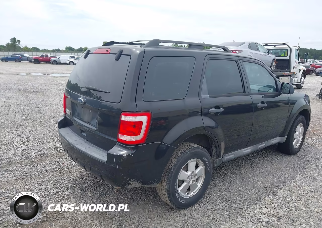 2011 Ford Escape Xls VIN:1FMCU0C70BKB35475 - 4