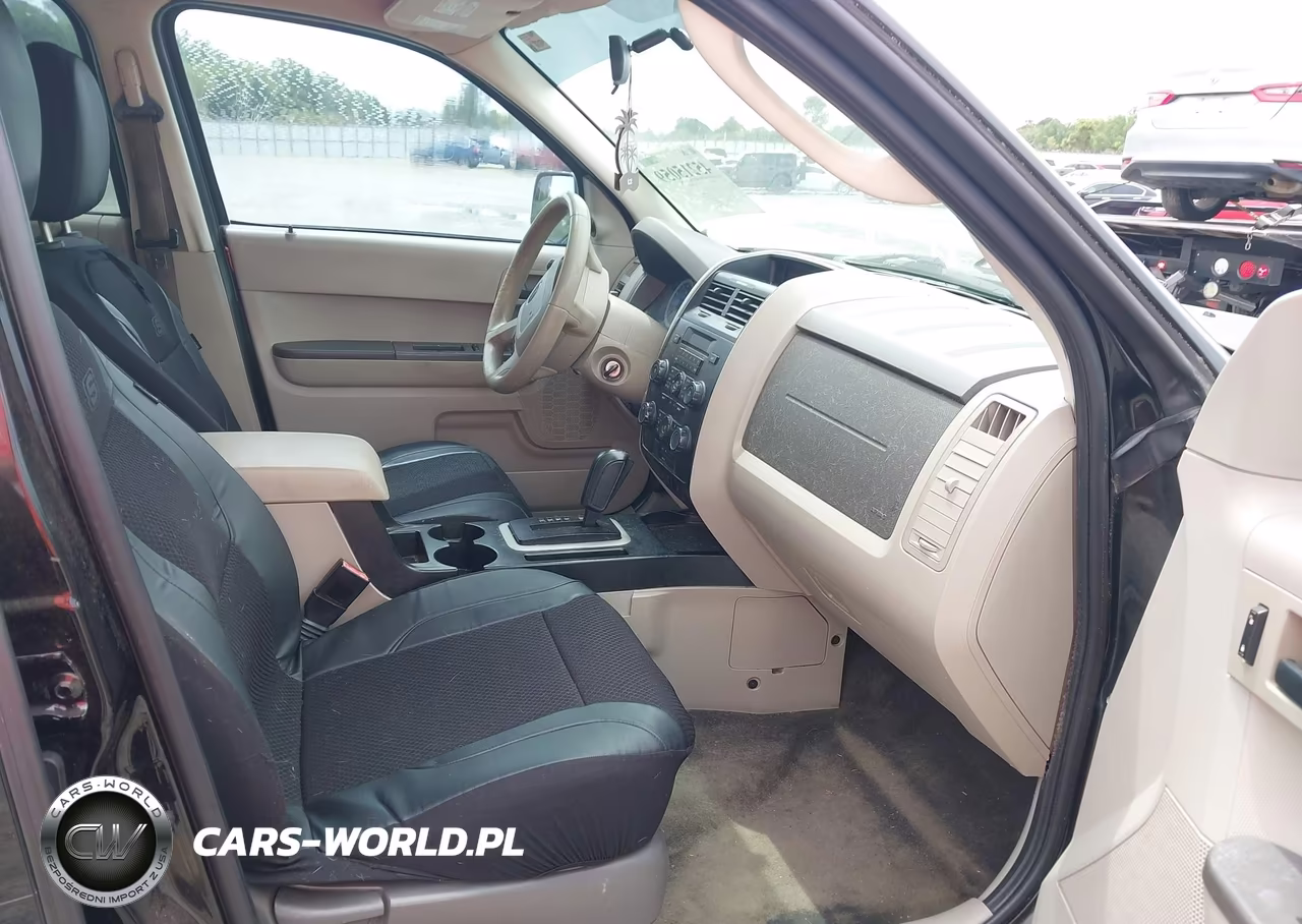 2011 Ford Escape Xls VIN:1FMCU0C70BKB35475 - 5