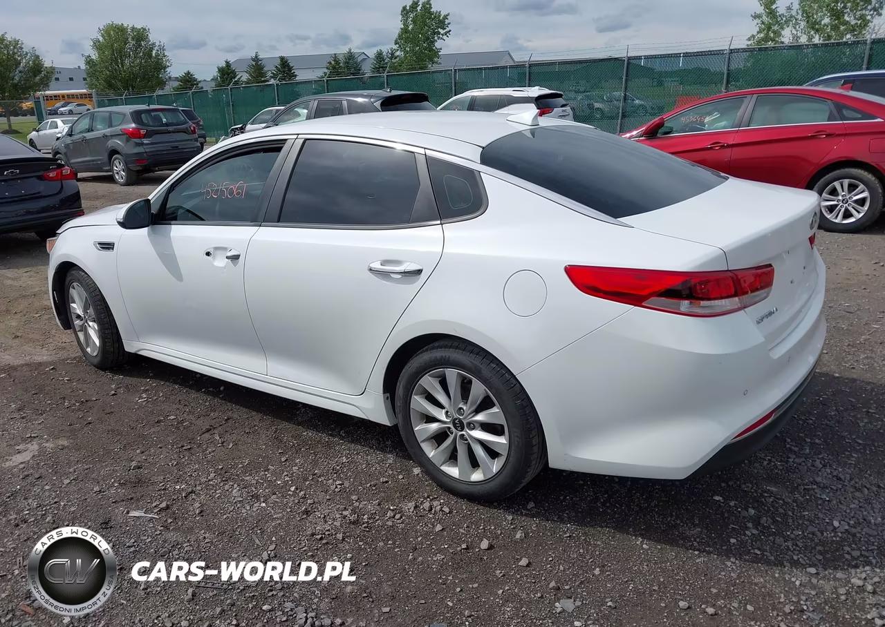 2018 Kia Optima Lx VIN:5XXGT4L32JG261696 - 3