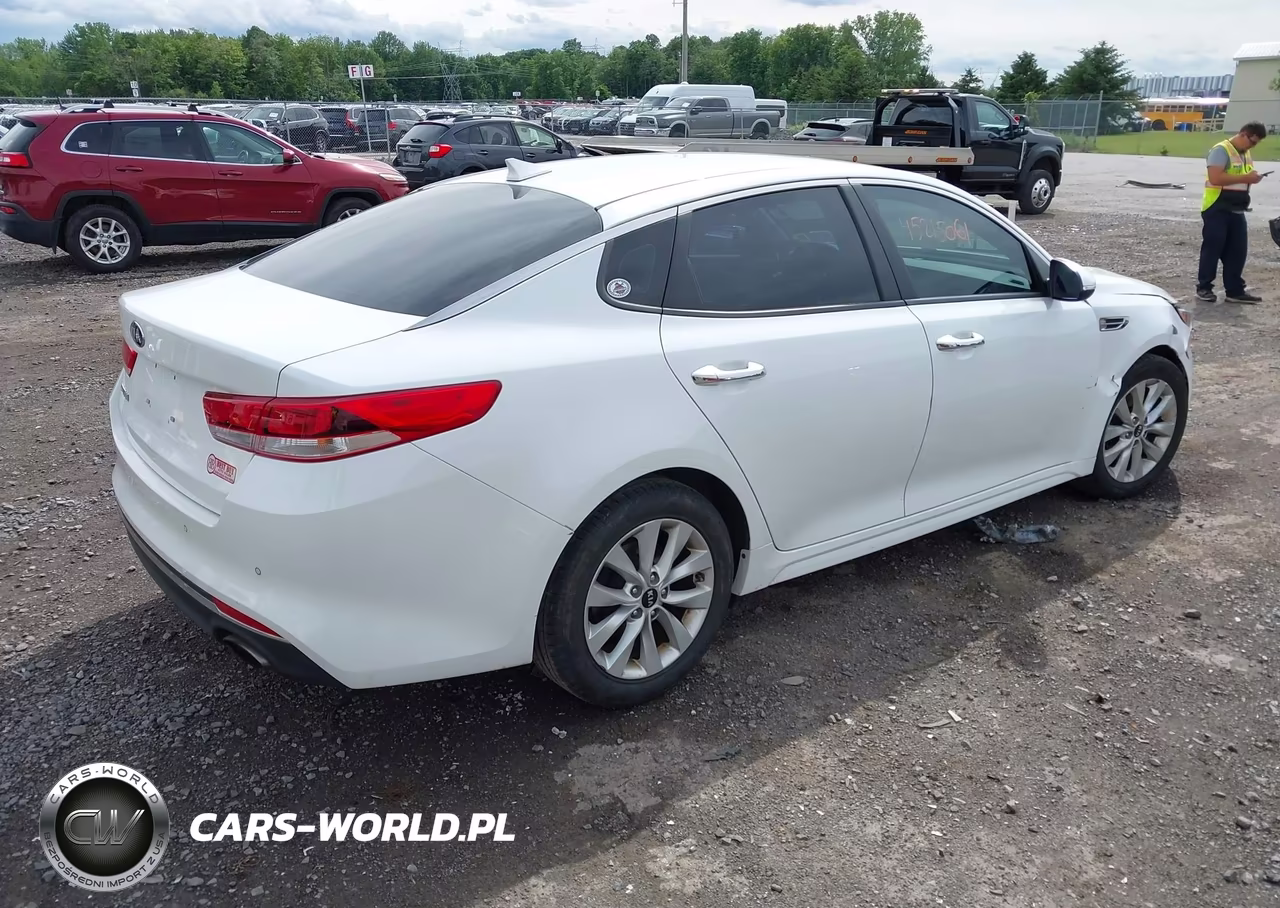 2018 Kia Optima Lx VIN:5XXGT4L32JG261696 - 4