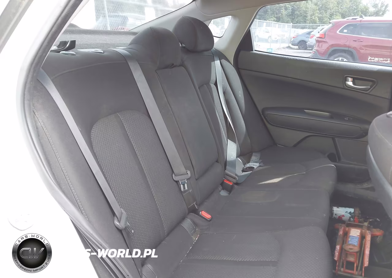 2018 Kia Optima Lx VIN:5XXGT4L32JG261696 - 8