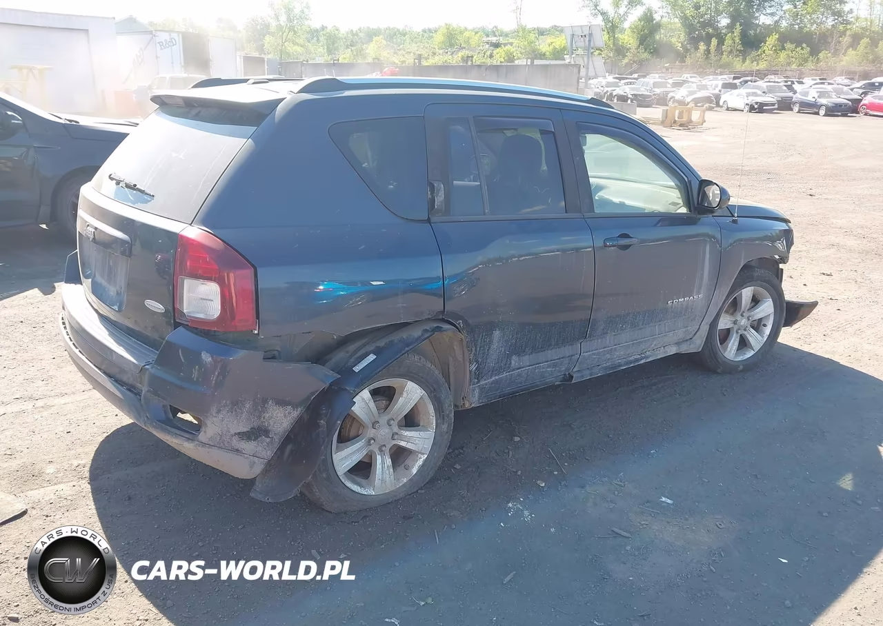 2014 Jeep Compass Latitude VIN:1C4NJCEB3ED660547 - 4
