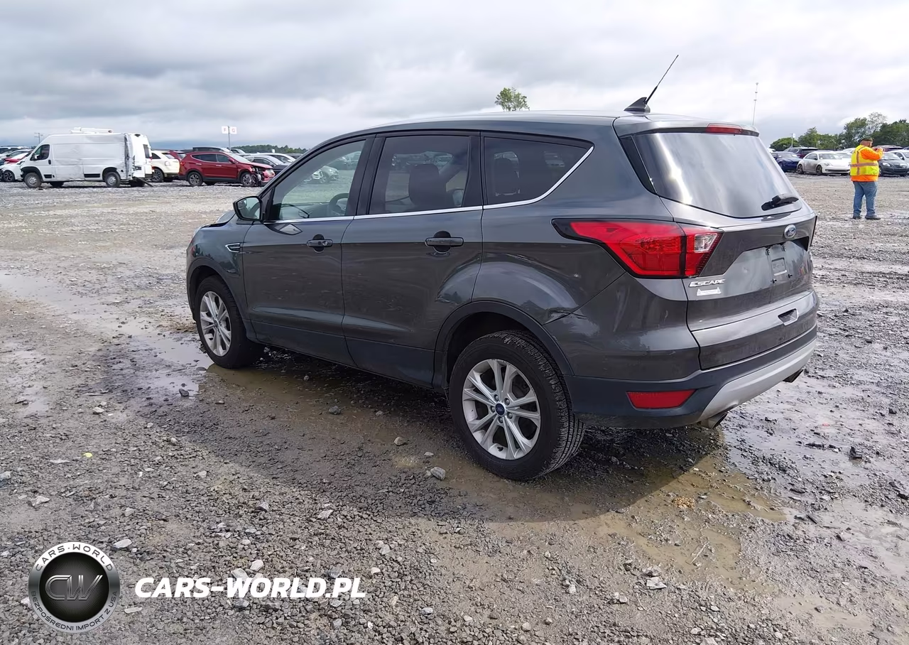 2019 Ford Escape Se VIN:1FMCU9GD3KUA96258 - 3
