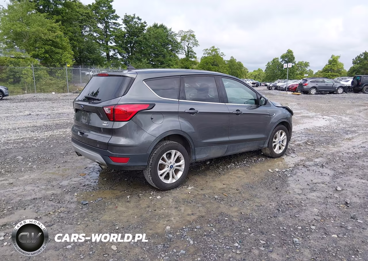 2019 Ford Escape Se VIN:1FMCU9GD3KUA96258 - 4
