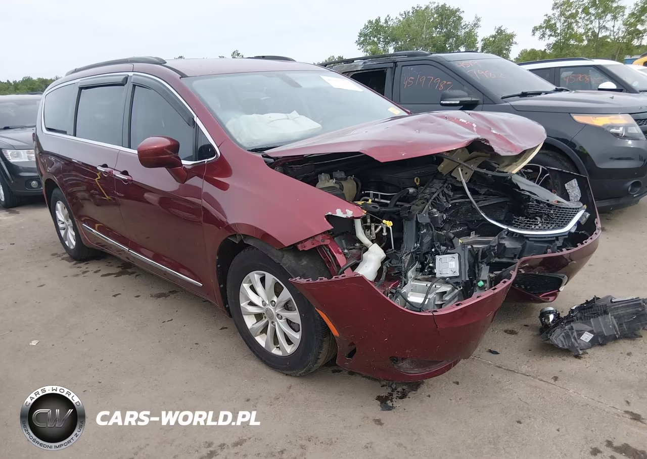 2017 Chrysler Pacifica Touring-L