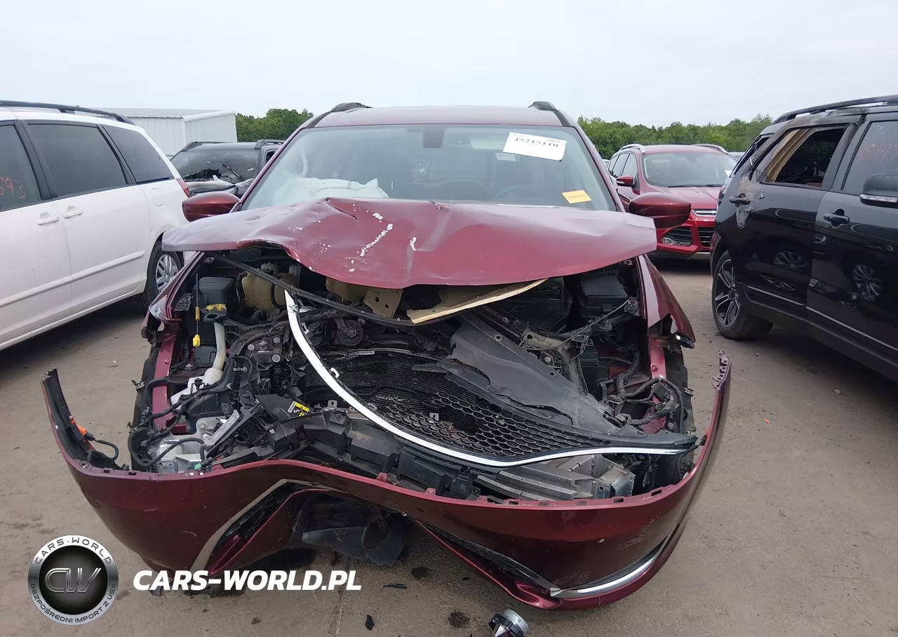 2017 Chrysler Pacifica Touring-L VIN:2C4RC1BGXHR530511 - 12
