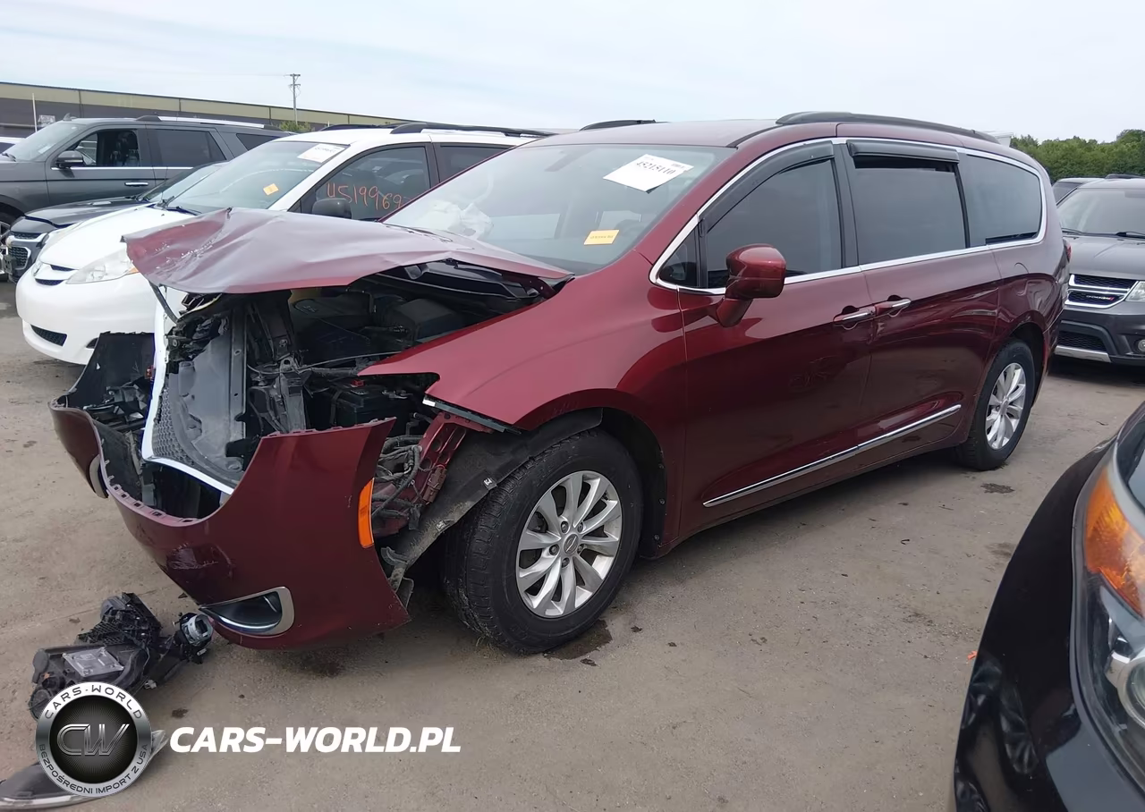 2017 Chrysler Pacifica Touring-L VIN:2C4RC1BGXHR530511 - 2