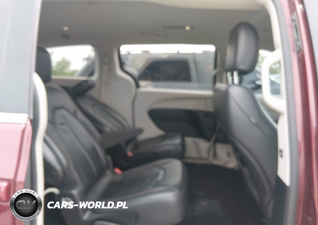 2017 Chrysler Pacifica Touring-L VIN:2C4RC1BGXHR530511 - 8