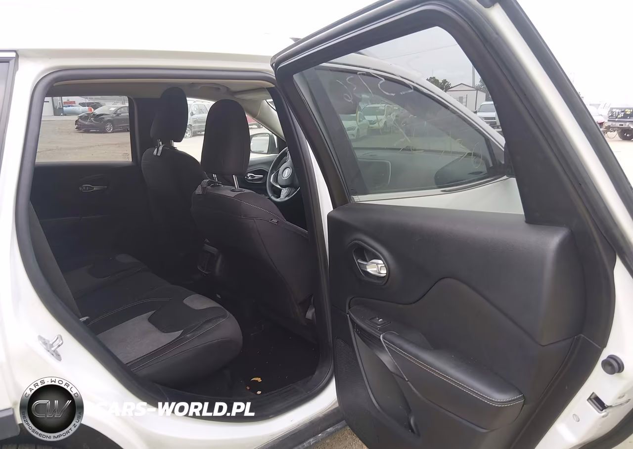 2014 Jeep Cherokee Latitude VIN:1C4PJLCB9EW323736 - 8