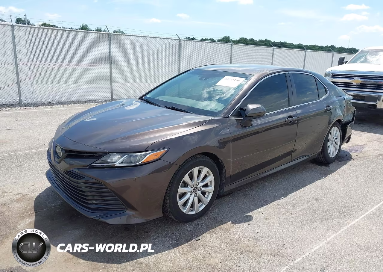 2018 Toyota Camry Le VIN:4T1B11HK3JU519485 - 2