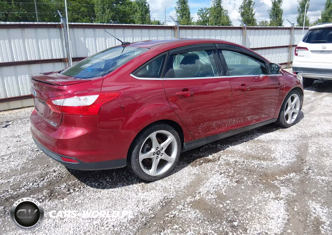 2013 Ford Focus Titanium VIN:1FADP3J25DL203538 - 4