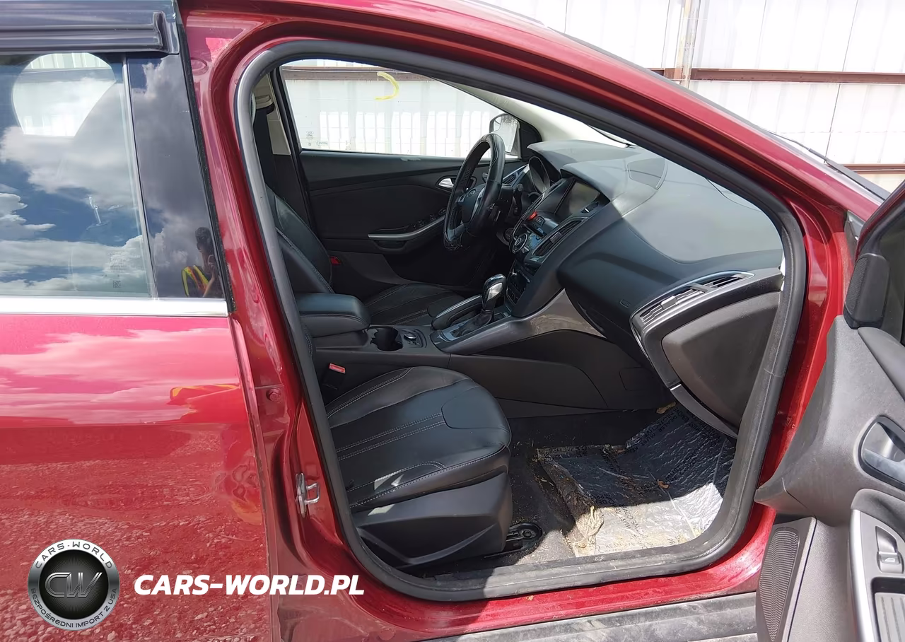 2013 Ford Focus Titanium VIN:1FADP3J25DL203538 - 5