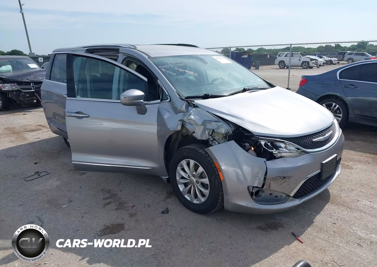 2018 Chrysler Pacifica Touring L – zdjęcie 1 z 16