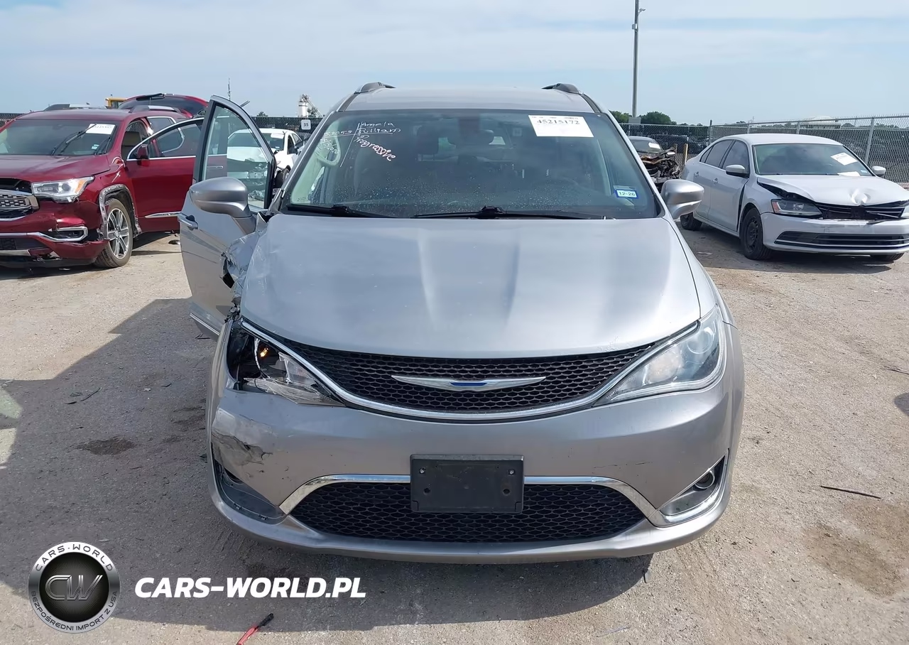 2018 Chrysler Pacifica Touring L VIN:2C4RC1BG3JR211585 - 12