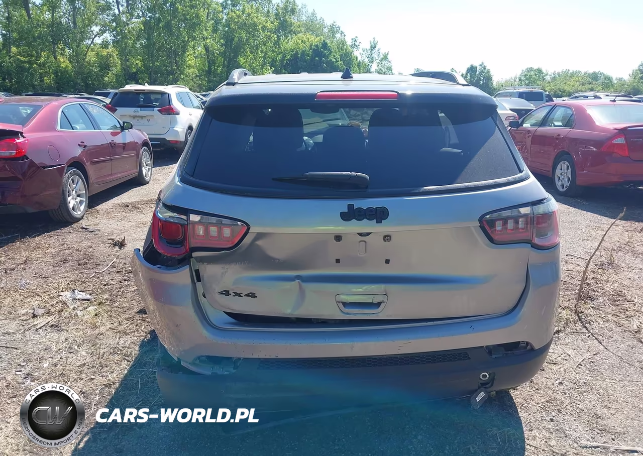 2018 Jeep Compass Altitude 4X4 VIN:3C4NJDBB8JT313679 - 17