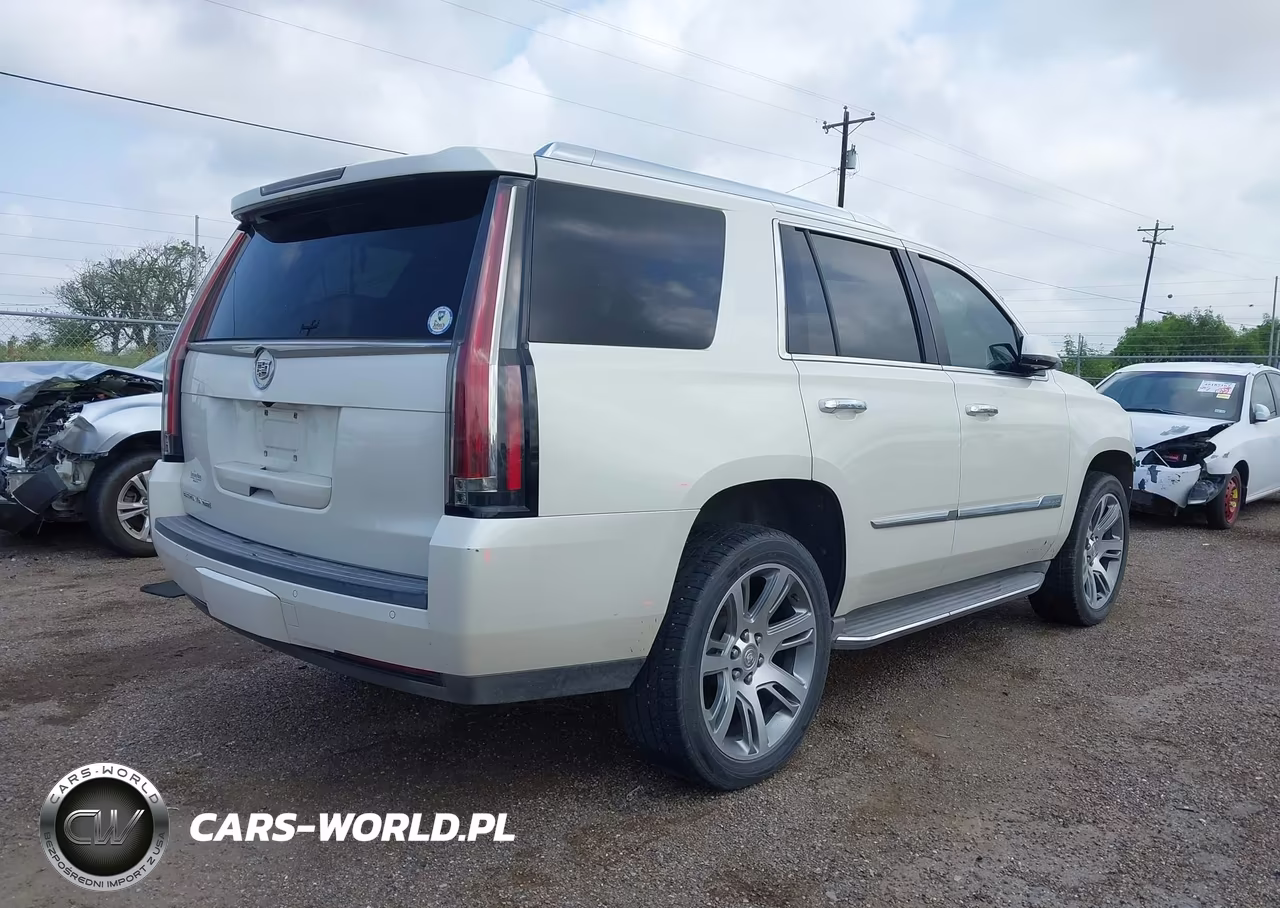 2015 Cadillac Escalade Luxury VIN:1GYS3BKJ1FR181075 - 4