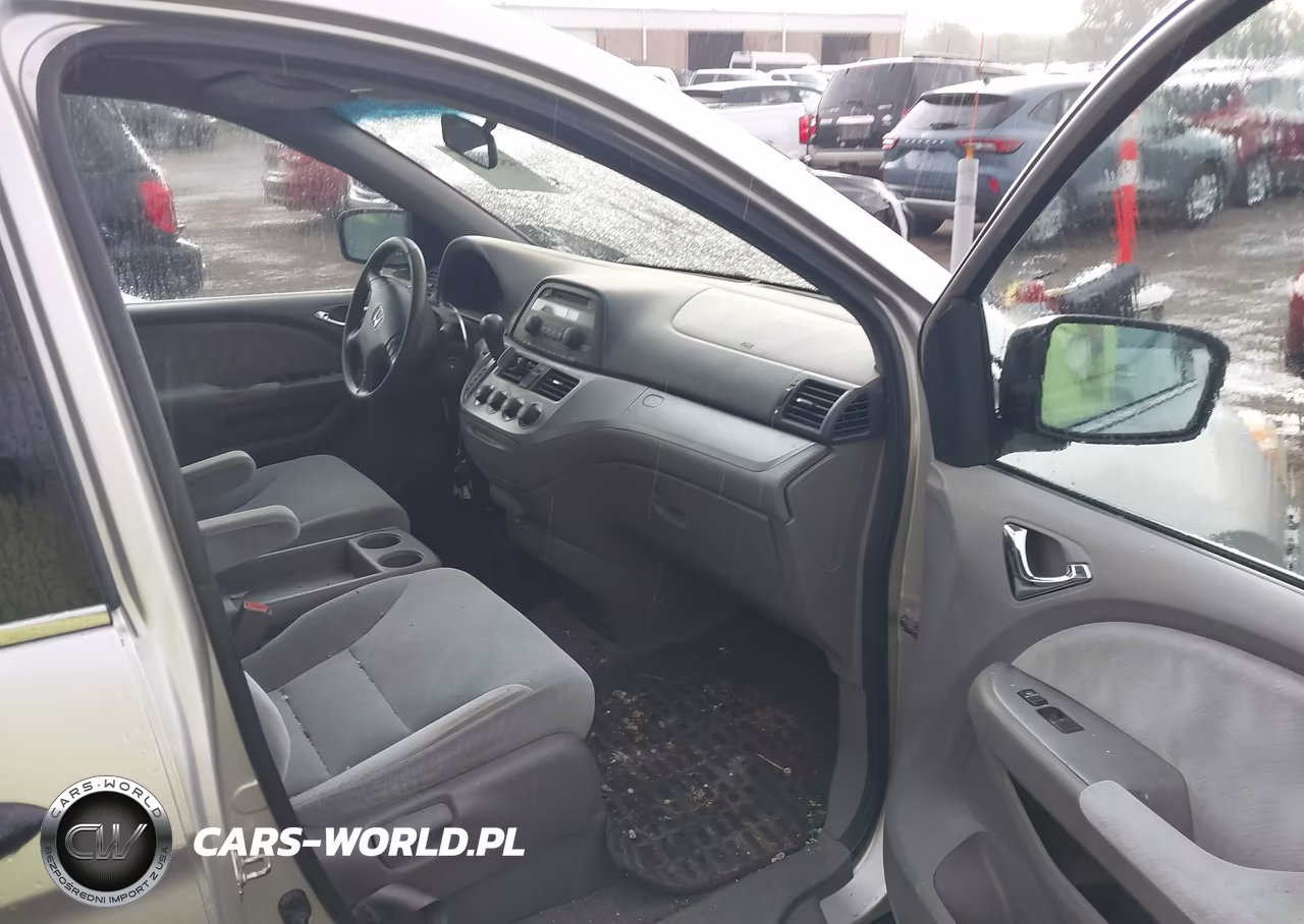 2008 Honda Odyssey Lx VIN:5FNRL38238B047137 - 5