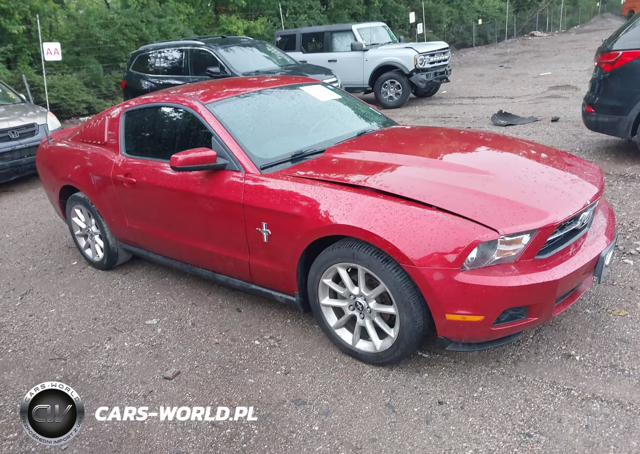 2010 Ford Mustang V6-V6 Premium
