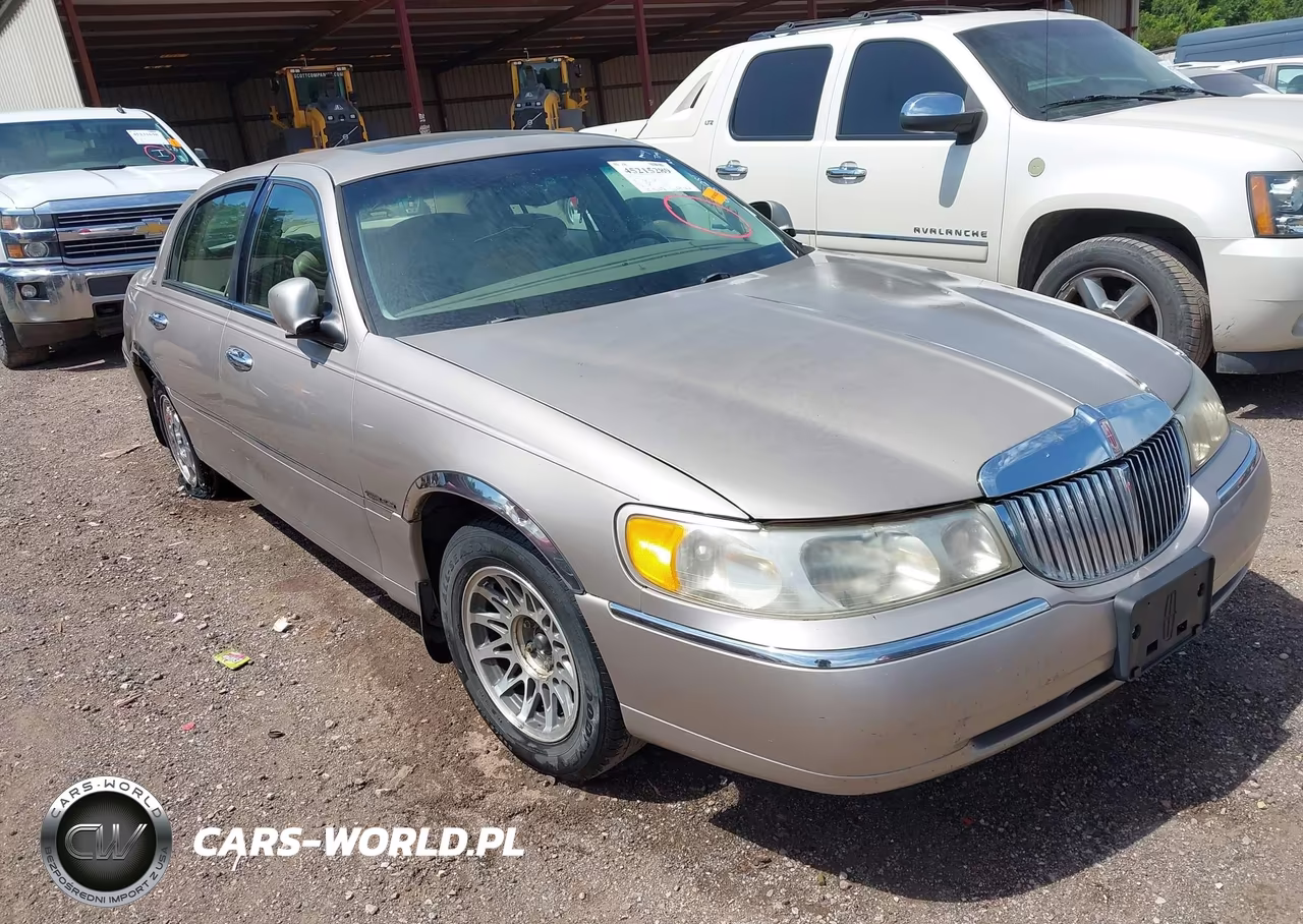 2000 Lincoln Town Car Signature – zdjęcie 1 z 11