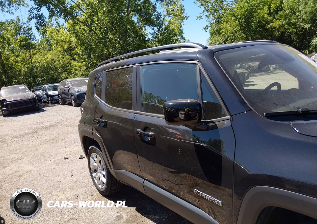 2018 Jeep Renegade Latitude 4X4 VIN:ZACCJBBB9JPG95210 - 13