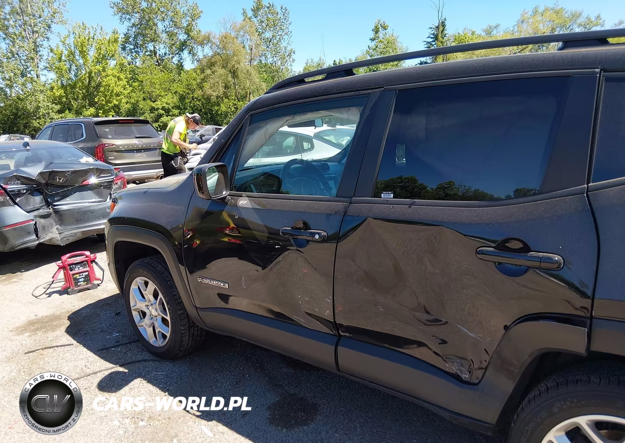 2018 Jeep Renegade Latitude 4X4 VIN:ZACCJBBB9JPG95210 - 14