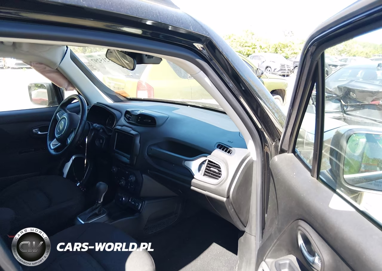 2018 Jeep Renegade Latitude 4X4 VIN:ZACCJBBB9JPG95210 - 5