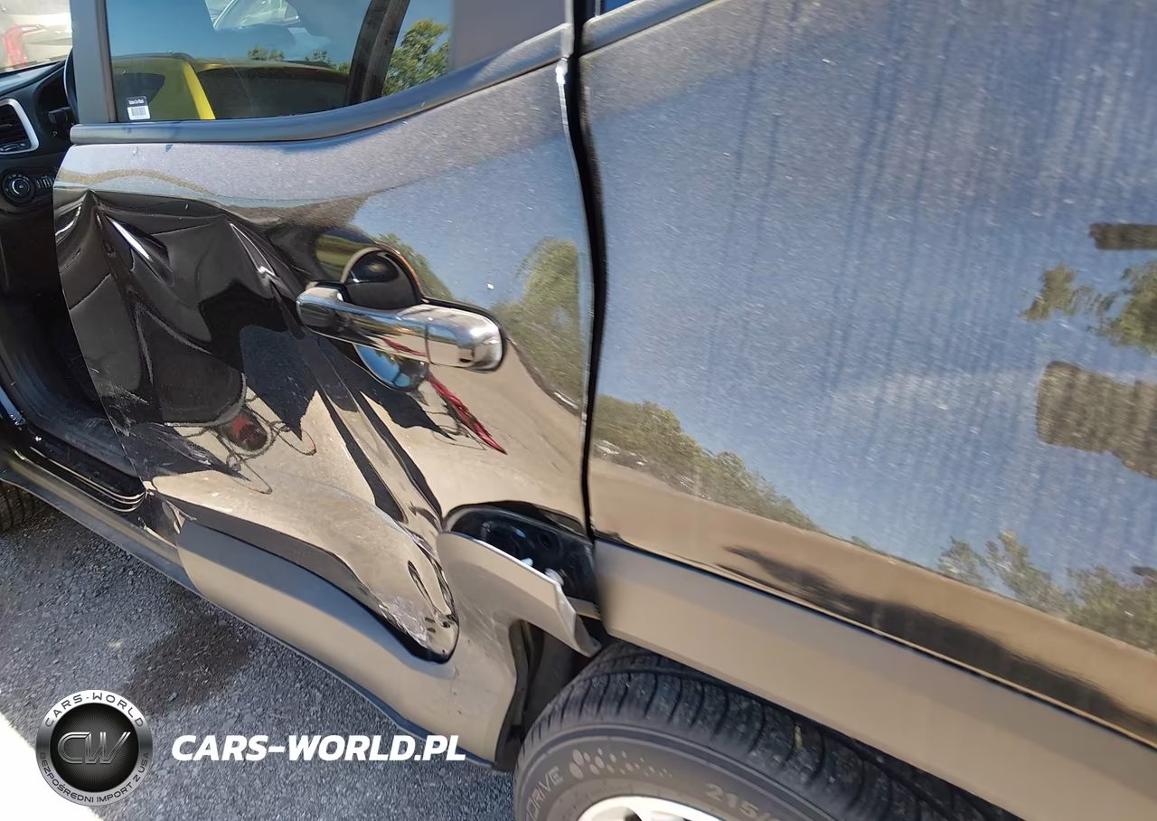 2018 Jeep Renegade Latitude 4X4 VIN:ZACCJBBB9JPG95210 - 6