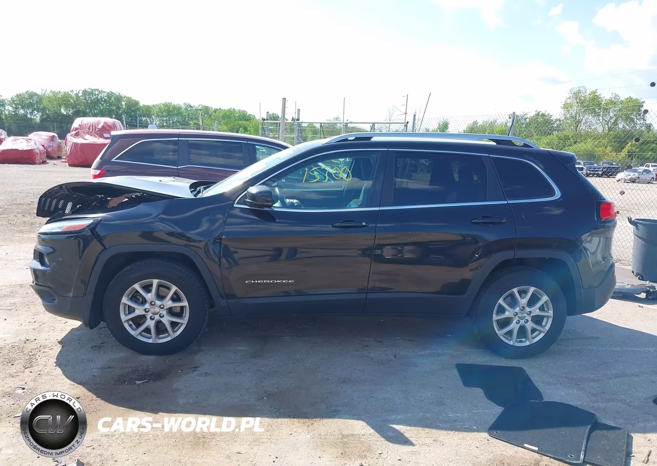 2016 Jeep Cherokee Latitude VIN:1C4PJMCB0GW167255 - 14