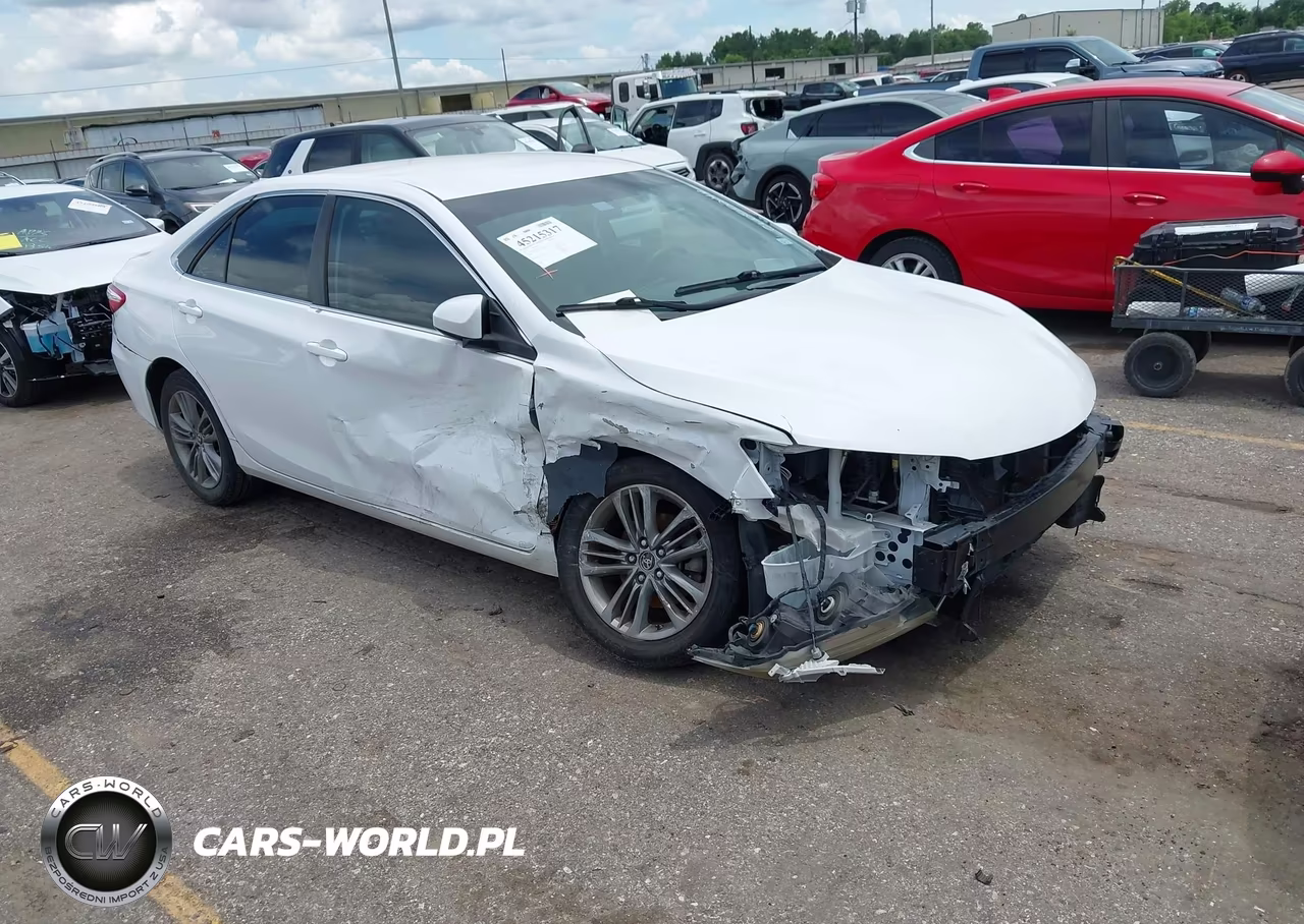 2016 Toyota Camry Se – zdjęcie 1 z 17