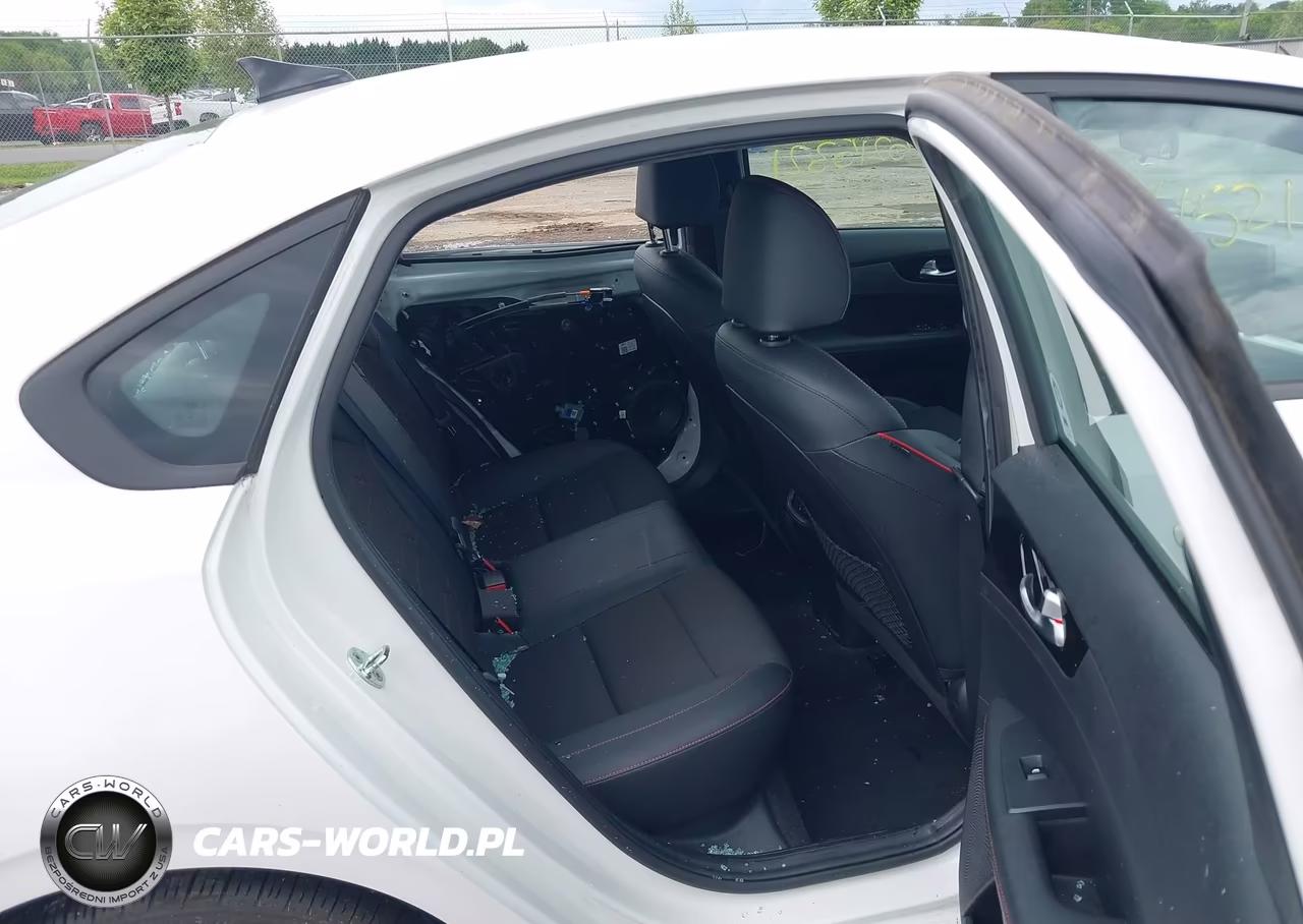 2021 Kia Forte Gt VIN:3KPF44AC1ME318656 - 8