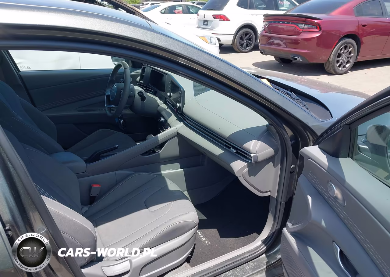 2025 Hyundai Elantra Sel Sport VIN:KMHLM4DG0SU045432 - 5