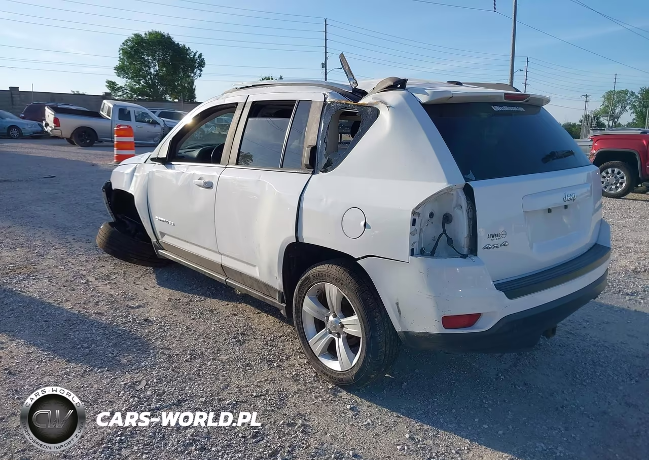 2012 Jeep Compass Sport VIN:1C4NJDBBXCD630582 - 3