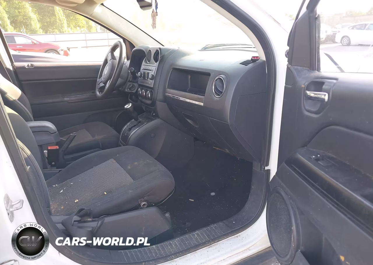 2012 Jeep Compass Sport VIN:1C4NJDBBXCD630582 - 5
