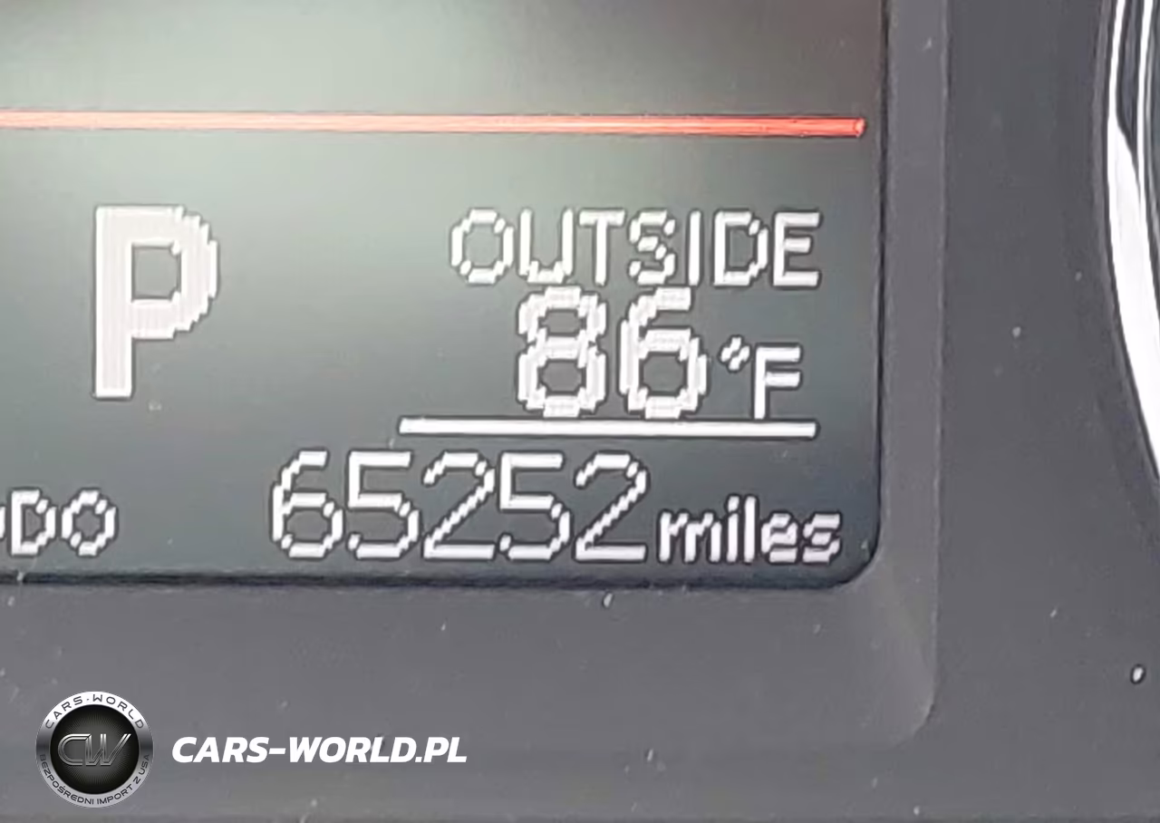 2018 Toyota Corolla Le VIN:5YFBURHEXJP780999 - 16
