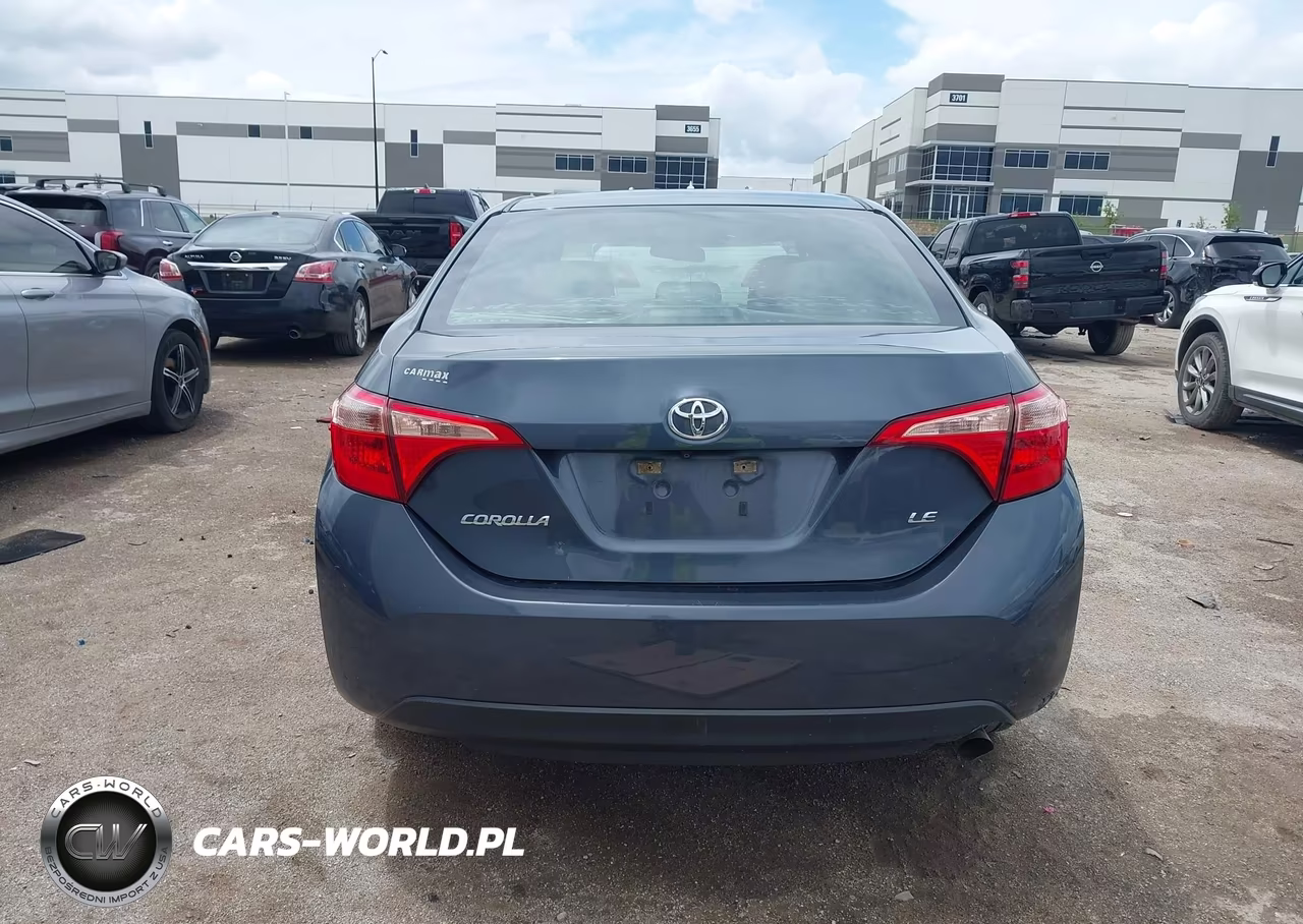 2018 Toyota Corolla Le VIN:5YFBURHEXJP780999 - 17