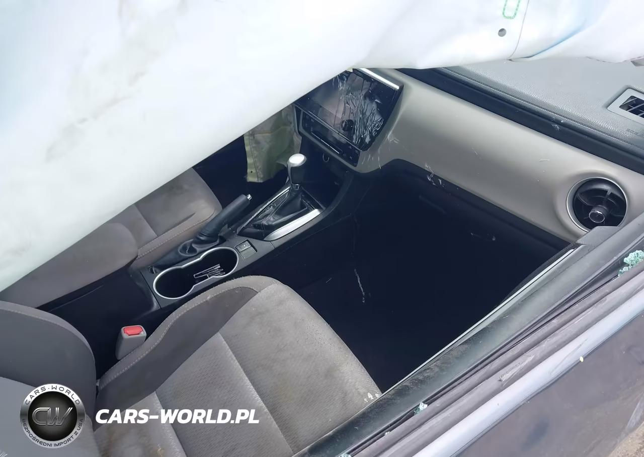 2018 Toyota Corolla Le VIN:5YFBURHEXJP780999 - 5