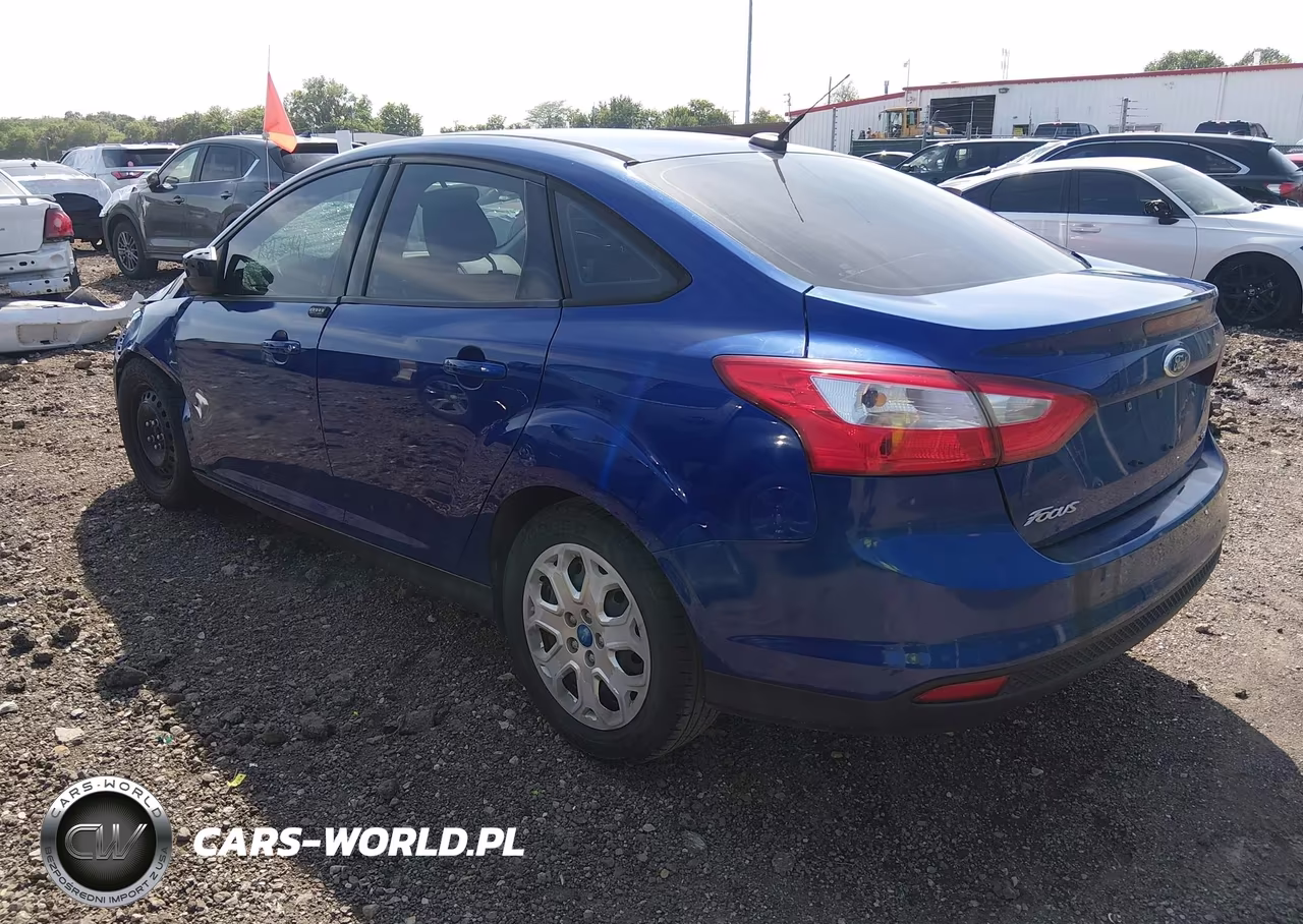 2012 Ford Focus Se VIN:1FAHP3F28CL346847 - 3