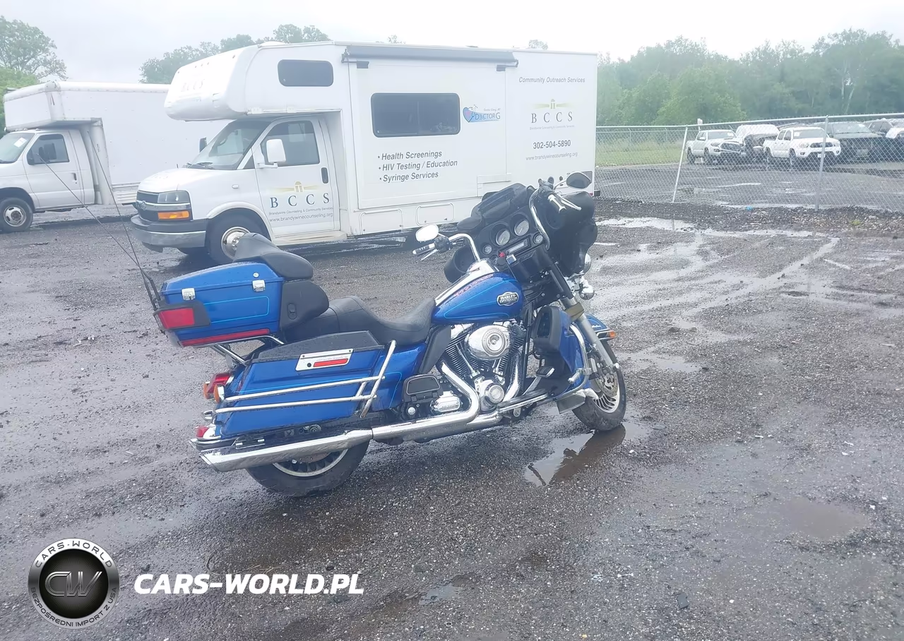 2010 Harley-Davidson Flhtcu VIN:1HD1FC41XAB620169 - 4