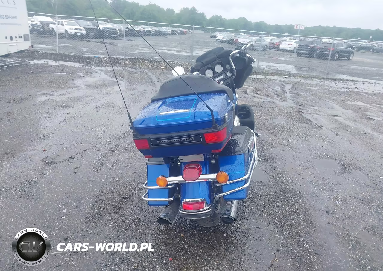 2010 Harley-Davidson Flhtcu VIN:1HD1FC41XAB620169 - 6