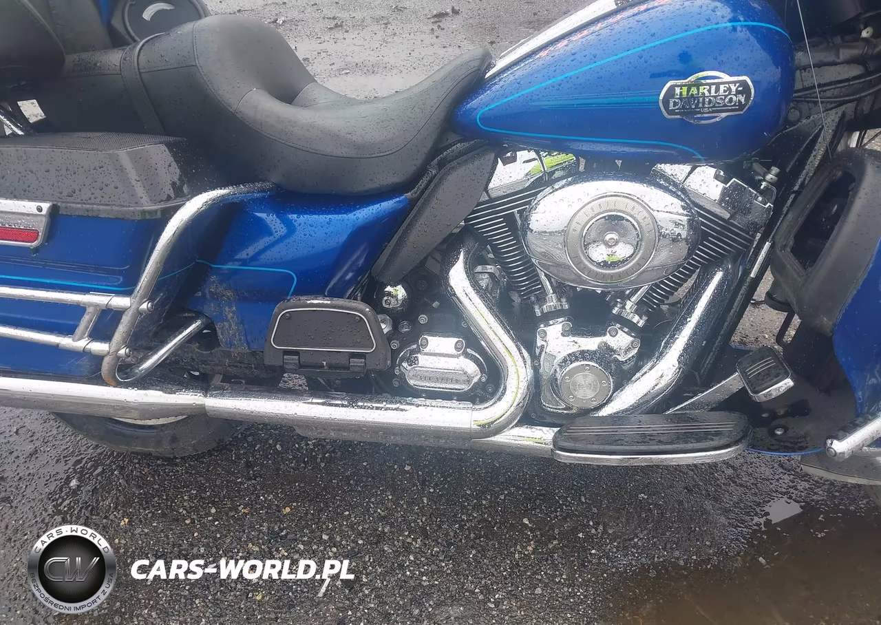 2010 Harley-Davidson Flhtcu VIN:1HD1FC41XAB620169 - 8