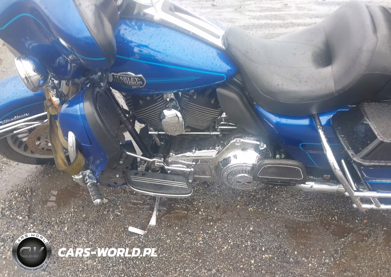 2010 Harley-Davidson Flhtcu VIN:1HD1FC41XAB620169 - 9