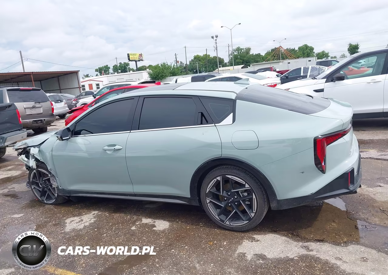 2025 Kia K4 Gt-Line VIN:3KPFW4DE8SE252143 - 14